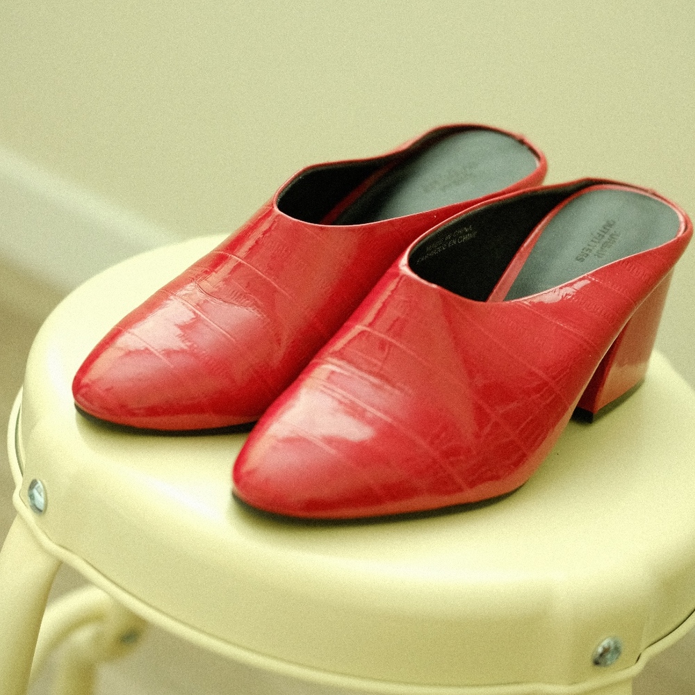 Red Mule Heels